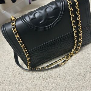 Elegant Black Quilted Chain Shoulder Bag